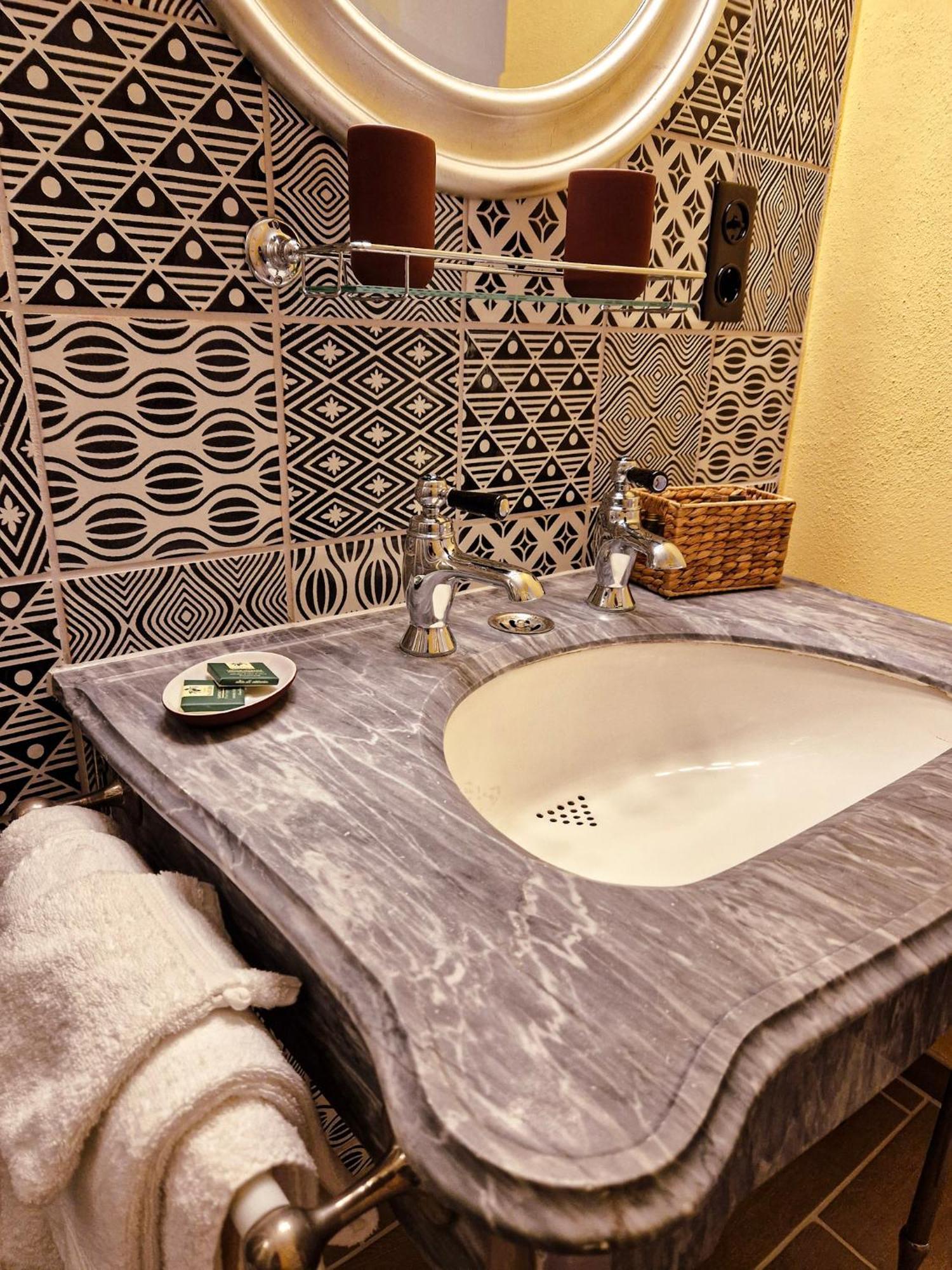 B&B Gutshaus De La Fontaine Feilsdorf Kültér fotó